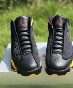 Carmelo Anthonys Air Jordan 13 Melo Class of 2002 front