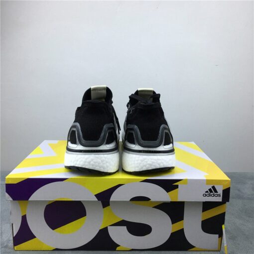 adidas ultra boost 2019 core whitecore black poto4