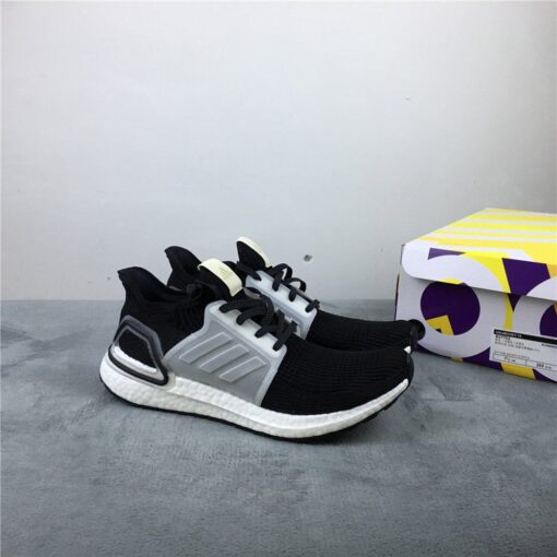 adidas ultra boost 2019 core whitecore black yw1zs