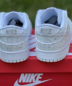 nike dunk low E2809Cwhite paisleyE2809D whitegrey fog dj9955 100 for sale lmwml