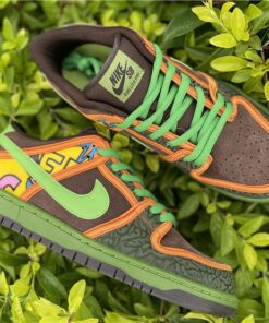 nike sb dunk low E2809Cde la soulE2809D safarialtitude green baroque brown nk3sl