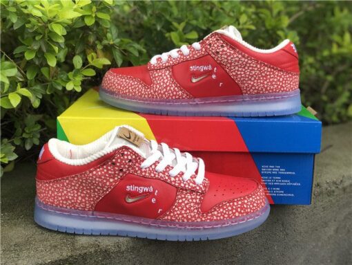 stingwater x nike sb dunk low E28098magic mushroomE28099 university redwhite for sale