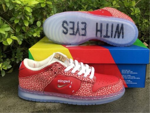 stingwater x nike sb dunk low E28098magic mushroomE28099 university redwhite for sale