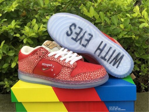 stingwater x nike sb dunk low E28098magic mushroomE28099 university redwhite for sale