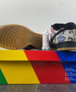 supreme x nike sb dunk low rammellzee black multi color fd8778 001 pzzyc