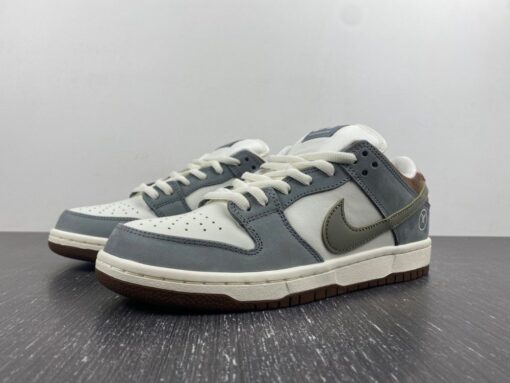 yuto horigome x nike sb dunk low whitegrey brown fq1180 001 9ovaf